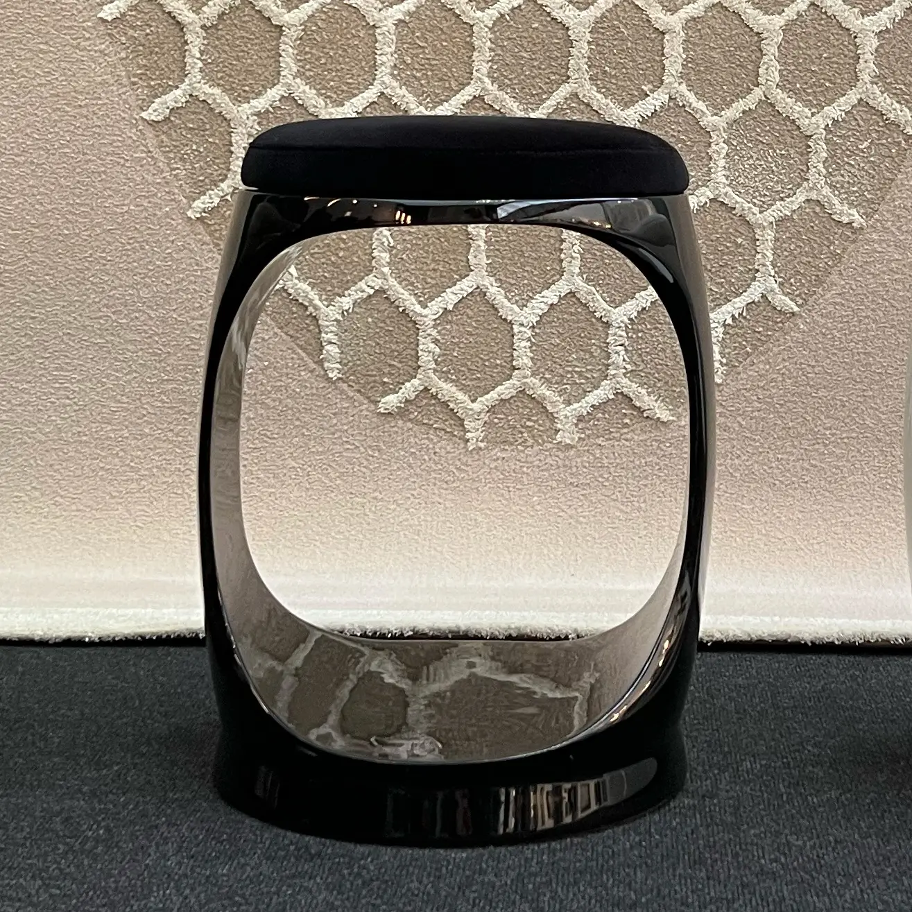 Photo_01_Decorex_23_Signet_Ring_Black_02_carree