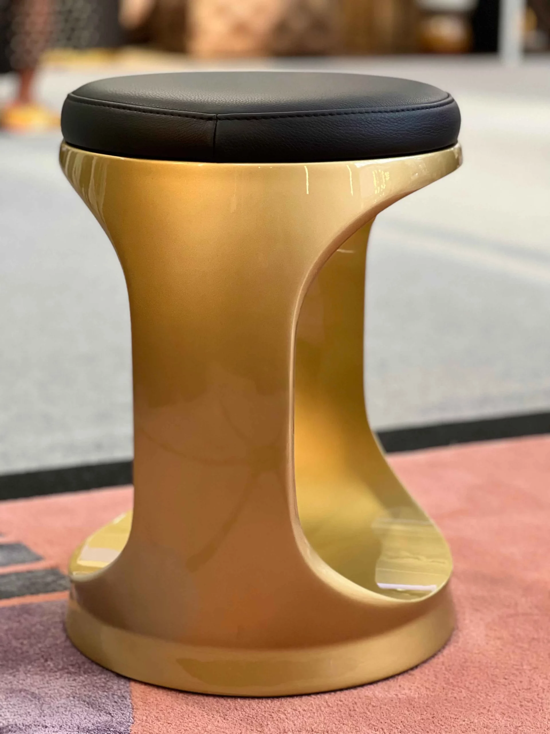 Photo_02_Decorex_1022_Signet_Ring_Gold_04_11zon