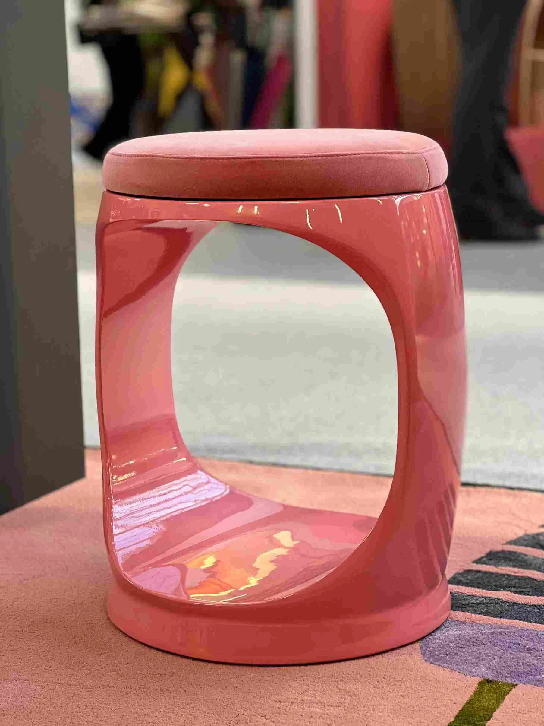 Photo_03_Decorex_1022_Signet_Ring_Pink_05