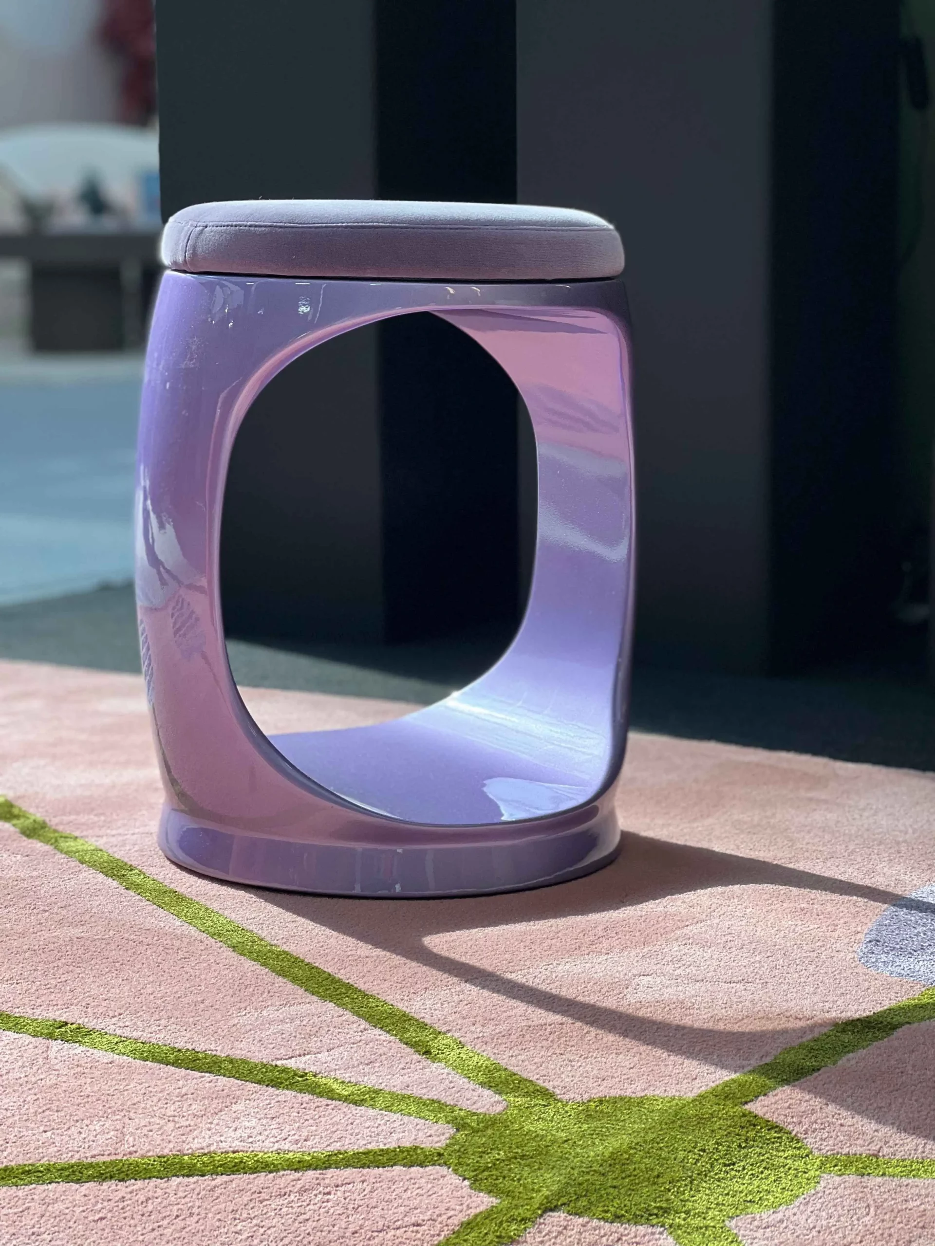 Photo_04_Decorex_1022_Signet_Ring_Lilac_0015