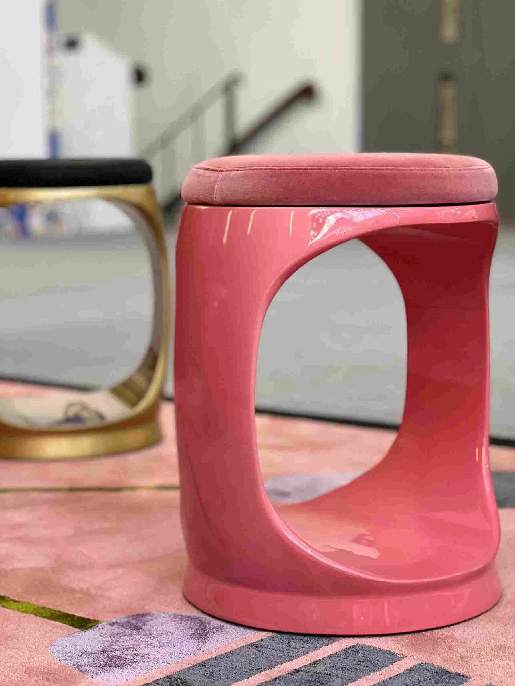 Photo_05_Decorex_1022_Signet_Ring_Pink_Gold_01