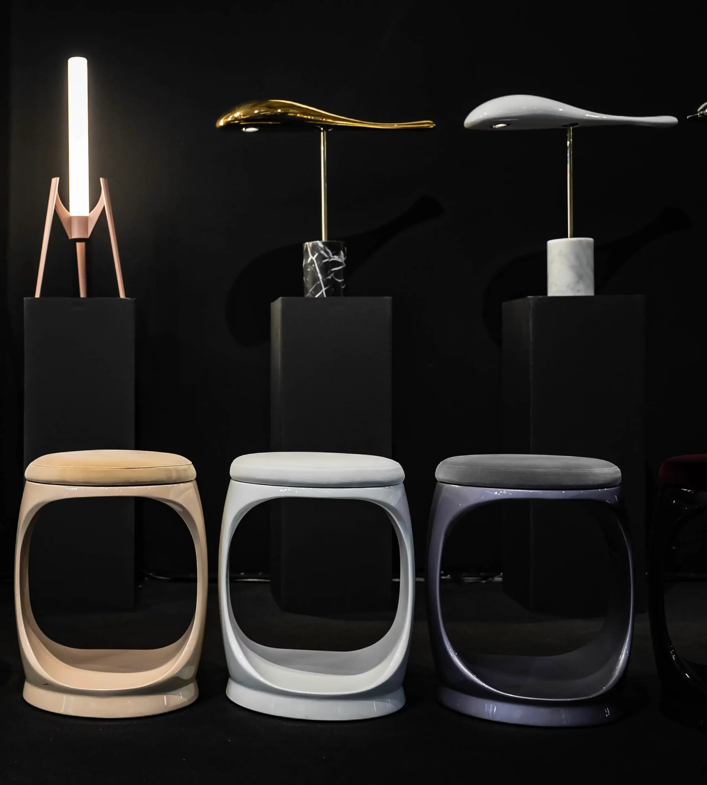 Photo_06_M&O_0923_stand_products_Signet_Ring_Beige_Lilas_White_01