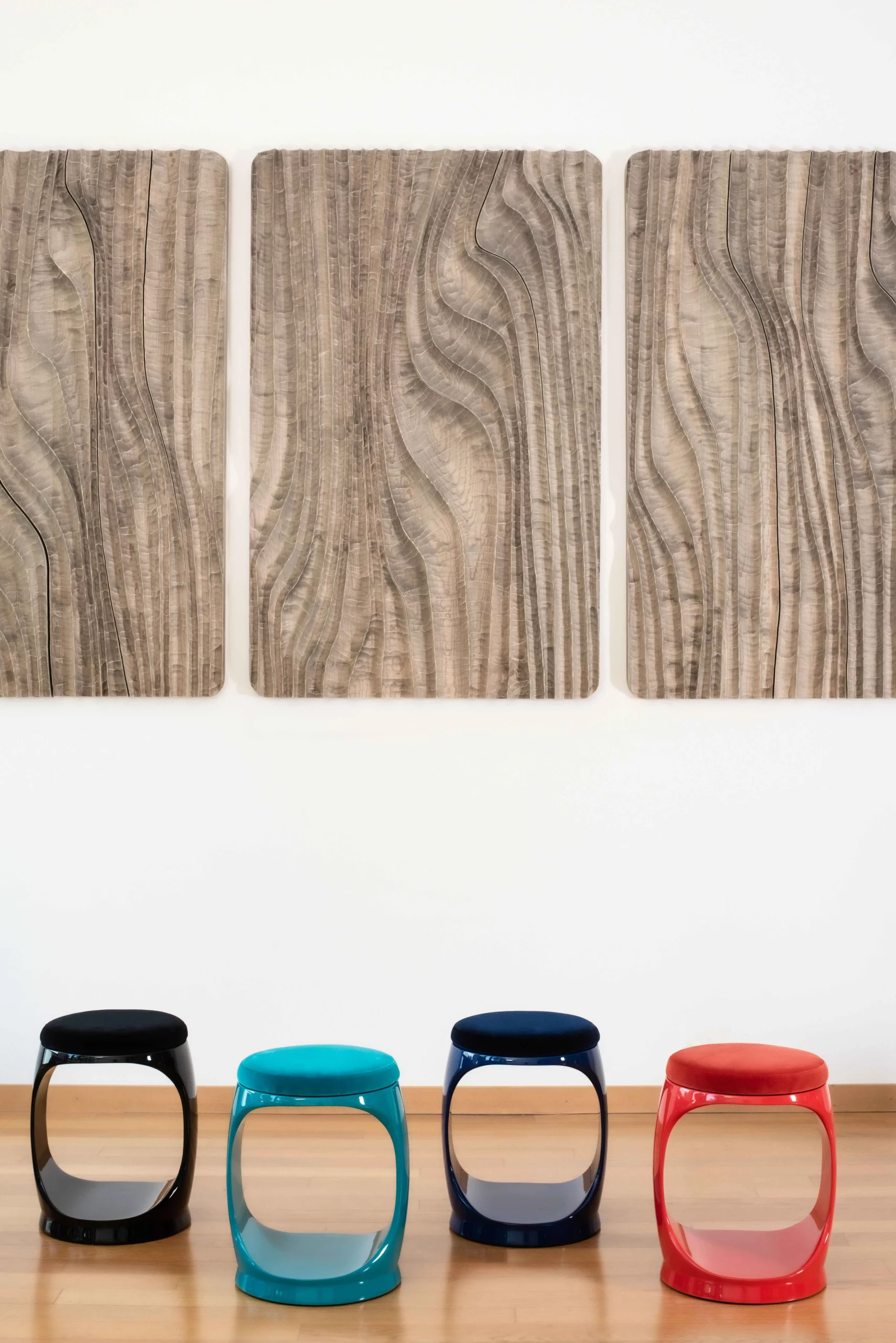 Photo_06_Signet_Ring_Noir_Turquoise_Bleu_Marine_Rouge_Ambiance_Troinex_0_6