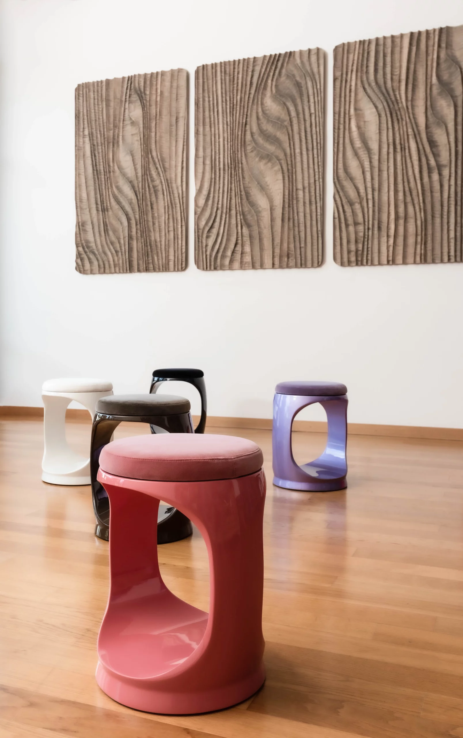 Photo_07_tabourets_Signet_Ring_Ambiance_Troinex_4_colors_0