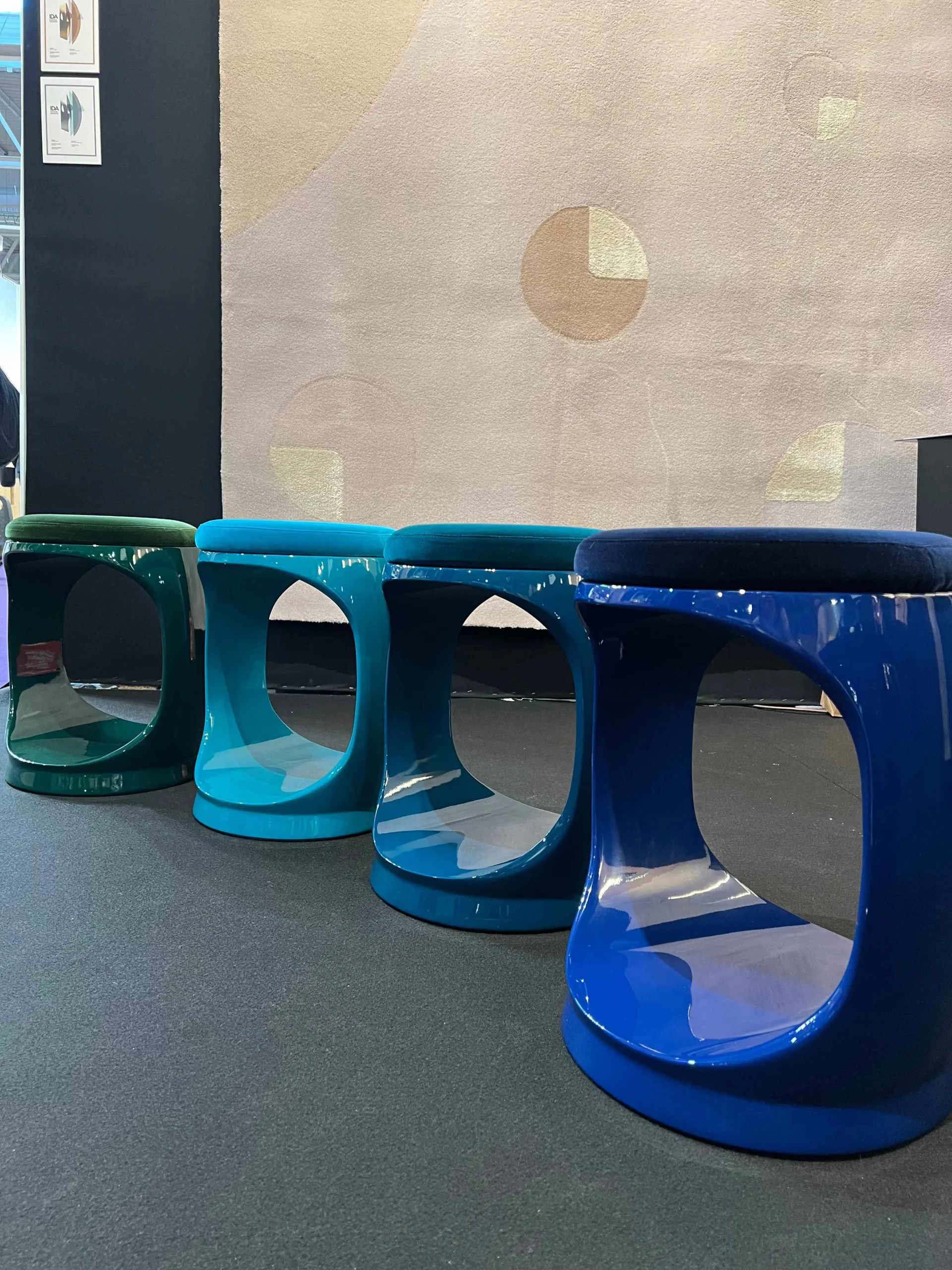 Photo_08_M&O_0124_stand_products_Signet_Ring_Green_Turquoise_Teal_green_Navy_Blue_01_8