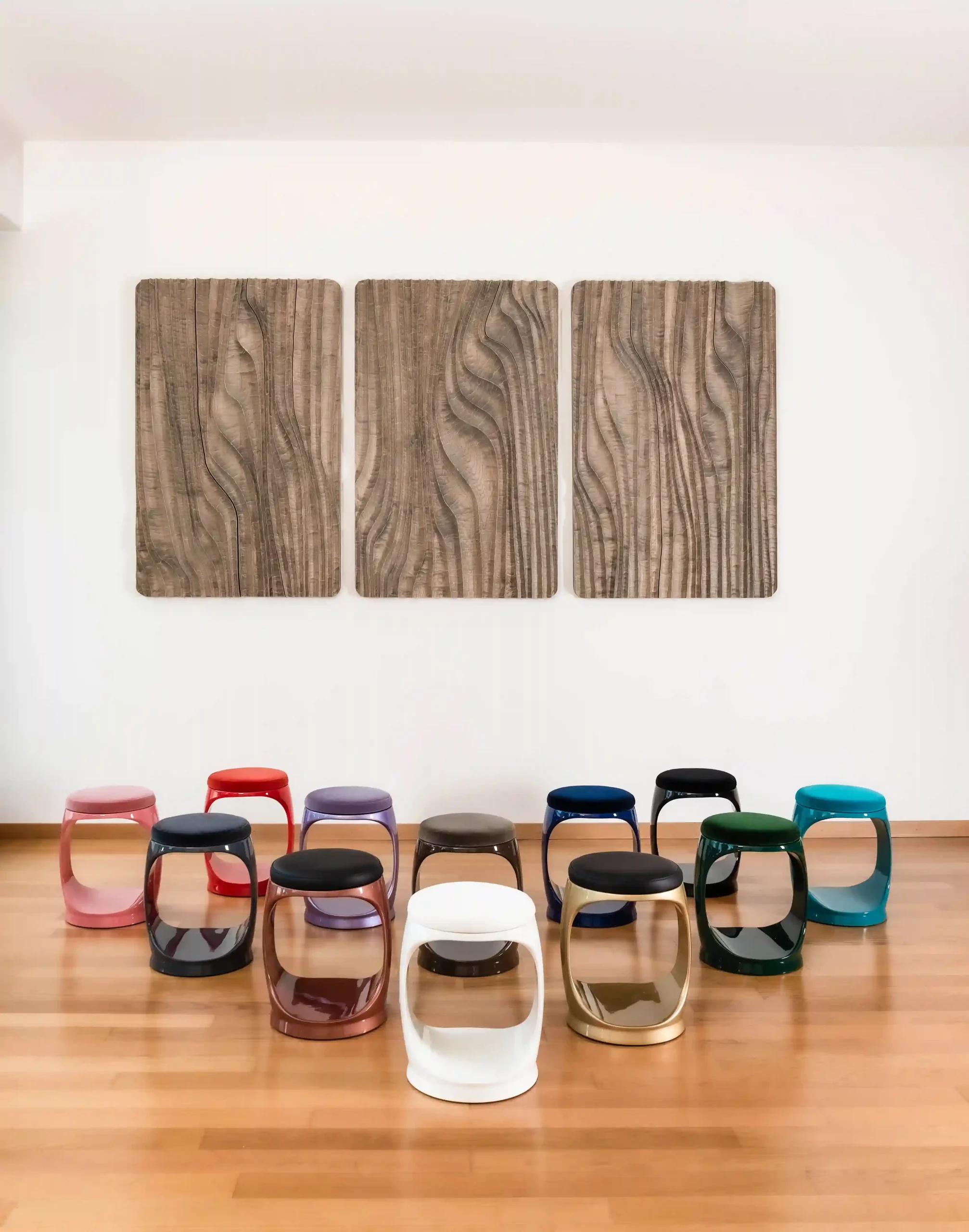 Photo_08_tabourets_Signet_Ring_12_colors_Ambiance_Troinex_0_11zon