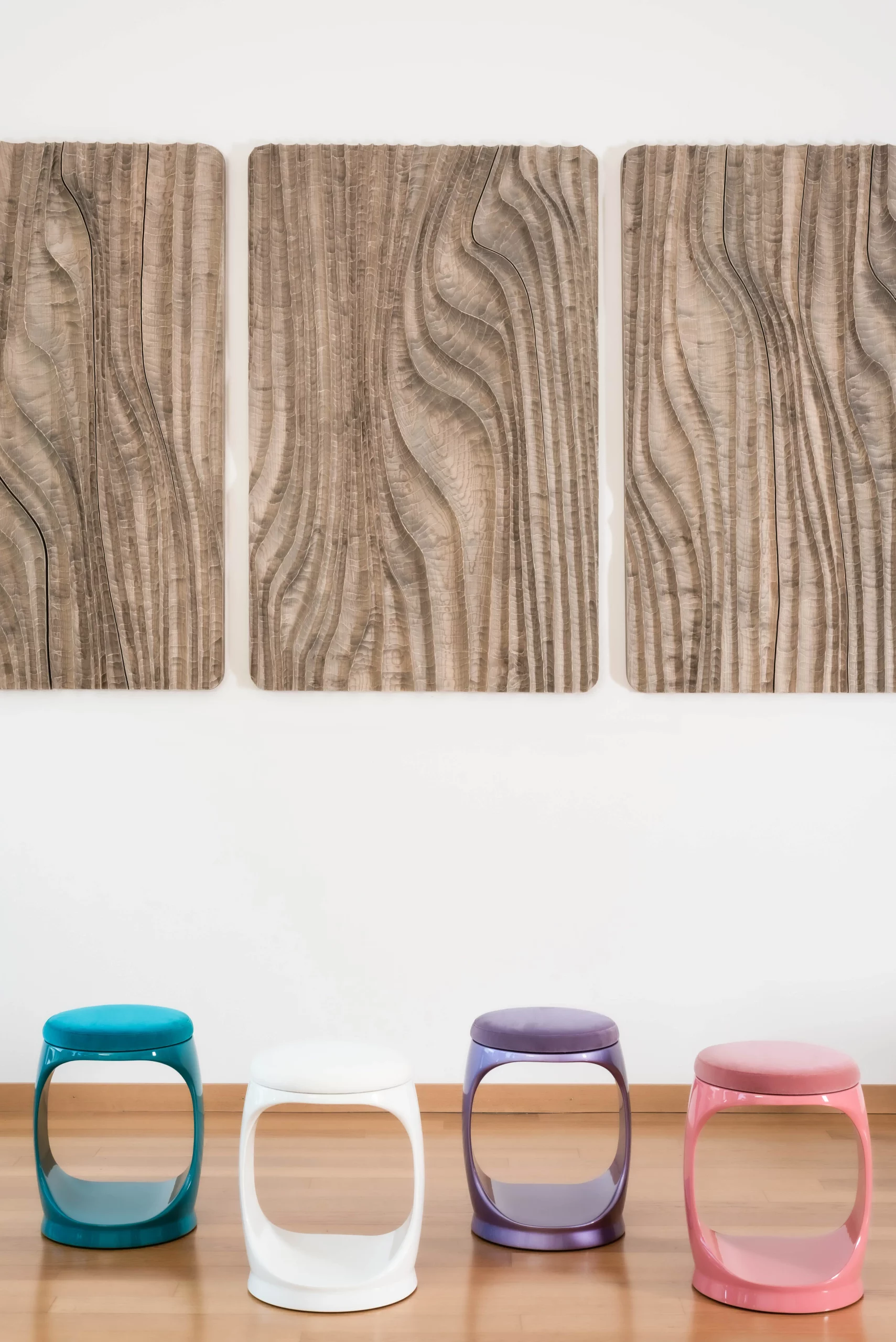 Photo_09_tabourets_Signet_Ring_Ambiance_Troinex_4_colors_0