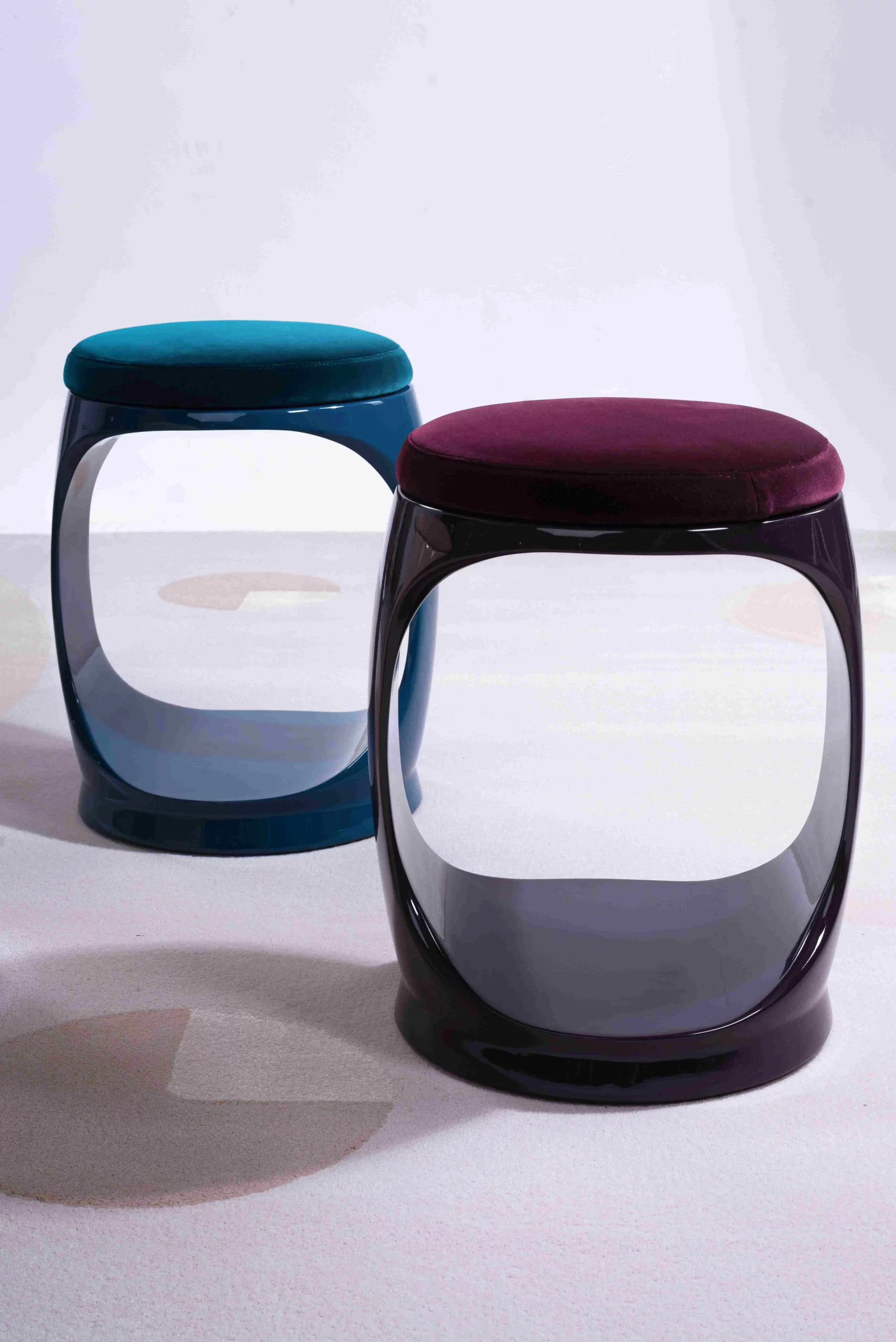 Photo_010_Signet_Ring_Aubergine_Teal_Green_stools_Planets_Milky_Way_rug_CA_015_9