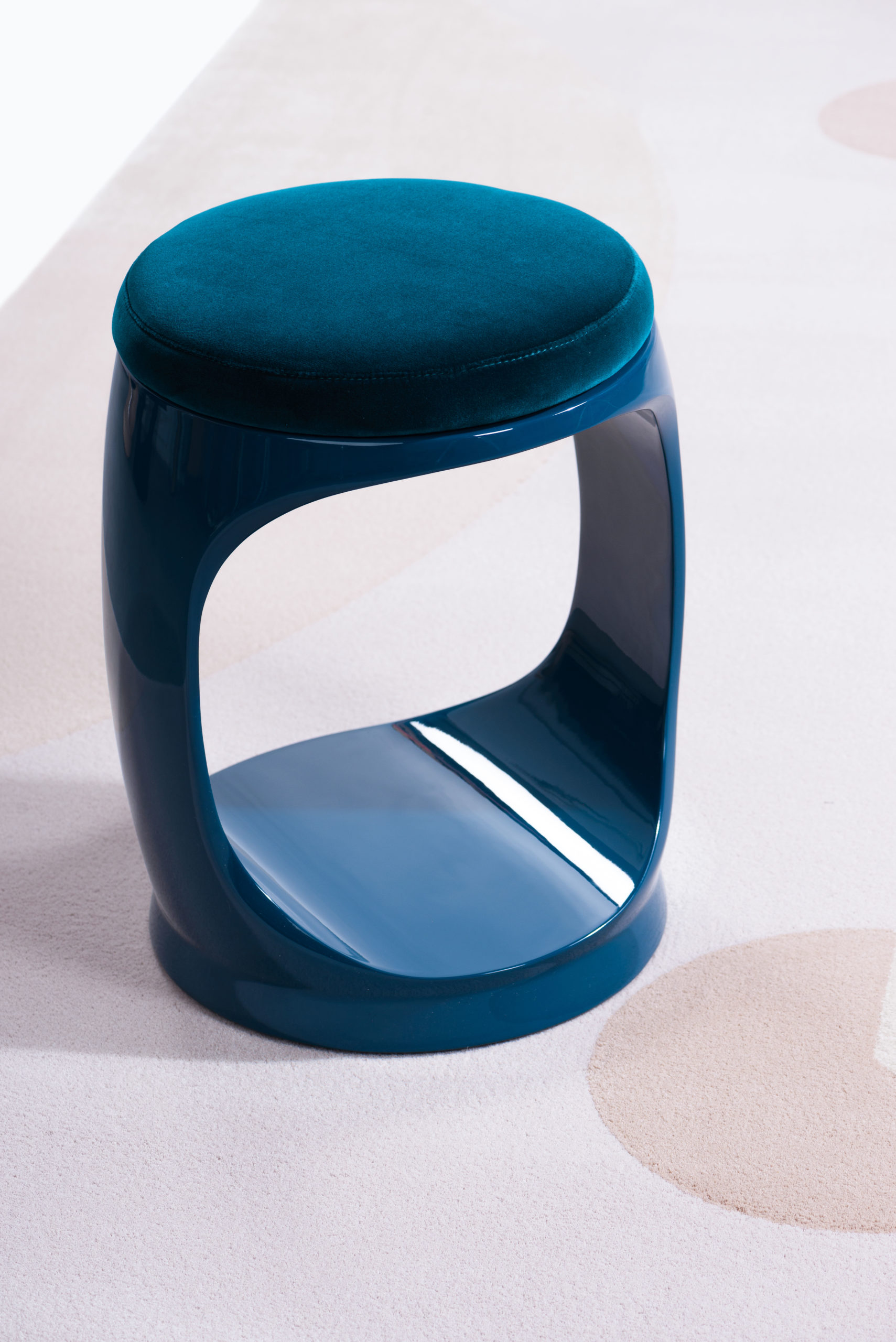 Photo_04_Signet_Ring_Teal_Green_stools_Planets_Milky_Way_rug_CA_01